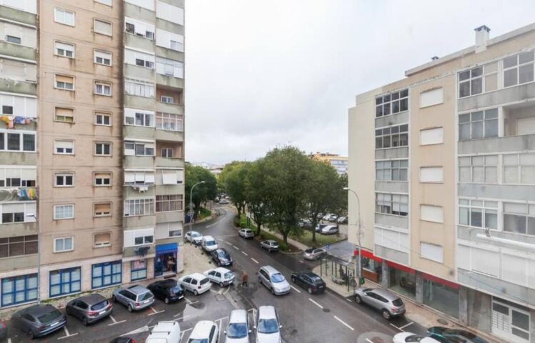 Beautiful 1 Bedroom Apartment Near Benfica Lissabon Exterior foto